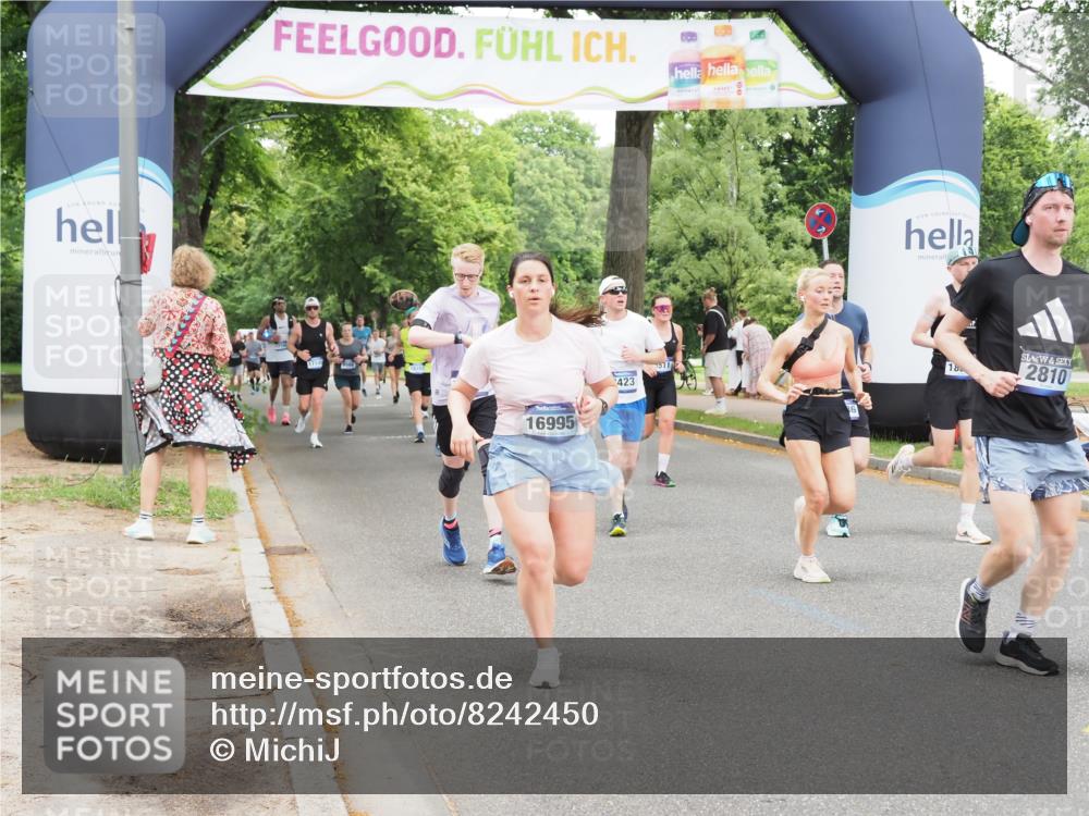 29.06.2025 - hella hamburg halbmarathon MichiJ http://msf.ph/oto/8242450 29.06.2025 10:50:38 Zwischen KM18-KM19 2810, 3199, 3663, 4389, 5511, 8423, 12286, 12571, 16995, 17142, 18530 meine-sportfotos.de