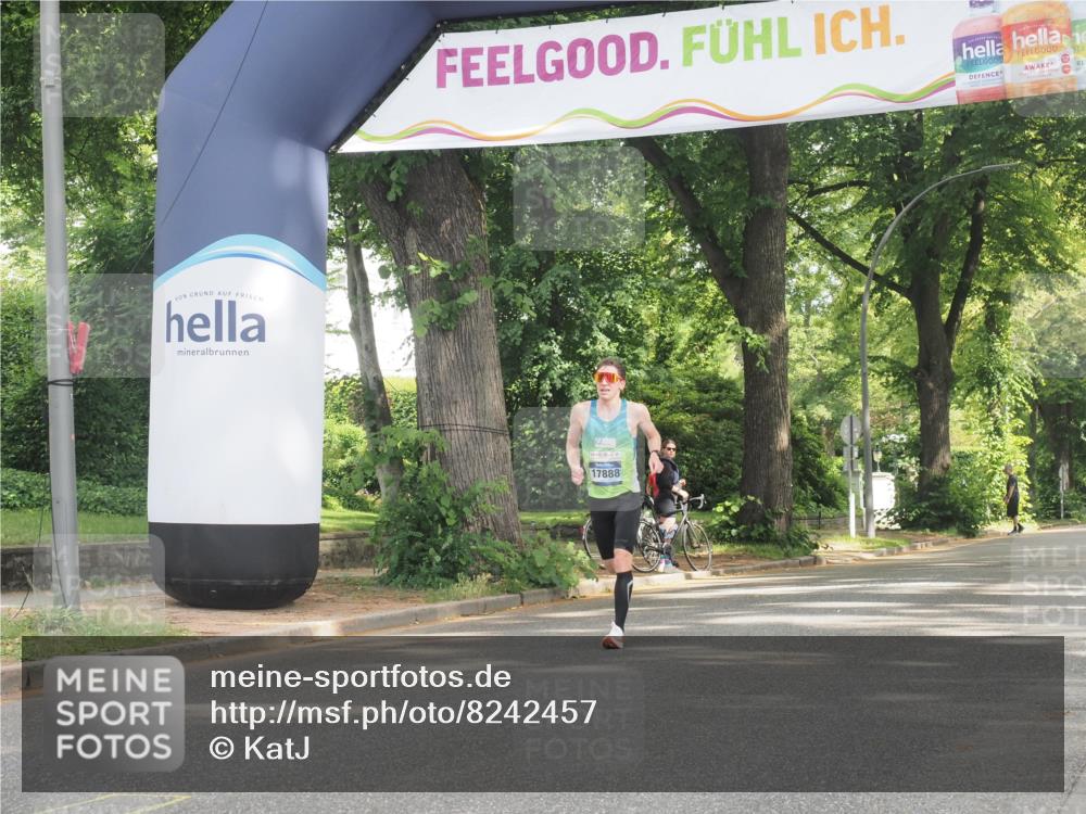 29.06.2025 - hella hamburg halbmarathon KatJ http://msf.ph/oto/8242457 29.06.2025 10:02:47 Zwischen KM18-KM19  meine-sportfotos.de