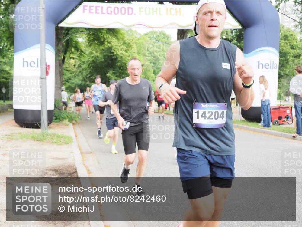 29.06.2025 - hella hamburg halbmarathon MichiJ http://msf.ph/oto/8242460 29.06.2025 10:27:52 Zwischen KM18-KM19 1445, 2563, 3282, 3547, 4381, 6037, 7622, 8958, 12091, 13029, 14093, 14204, 15094, 15257, 15866, 15873, 17215, 18547, 18734 meine-sportfotos.de