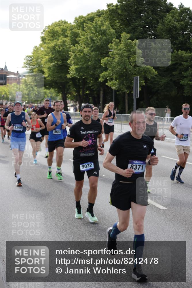 29.06.2025 - hella hamburg halbmarathon Jannik Wohlers http://msf.ph/oto/8242478 29.06.2025 09:54:45 Lombardsbrücke 1200, 1683, 2274, 2816, 3258, 3747, 4121, 5399, 5638, 5705, 6027, 6836, 6923, 6938, 6991, 7052, 7508, 7659, 8371, 8437, 8487, 8693, 8889, 8955, 9031, 9032, 9159, 9476, 9869, 9931, 9959, 10122, 10263, 10868, 11185, 11333, 12016, 12161, 12321, 12657, 13666, 15350, 15430, 15512, 15681, 15871, 16062, 16086, 16089, 16103, 16127, 16403, 16513, 16538, 17008, 17221, 17499, 17544, 17674, 17912 meine-sportfotos.de