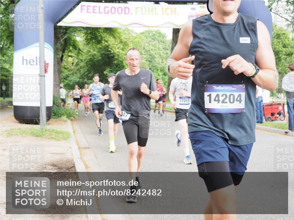 29.06.2025 - hella hamburg halbmarathon MichiJ http://msf.ph/oto/8242482 29.06.2025 10:27:52 Zwischen KM18-KM19 1445, 2563, 3282, 3547, 4381, 6037, 7622, 8958, 12091, 13029, 14093, 14204, 15094, 15257, 15866, 15873, 17215, 18547, 18734 meine-sportfotos.de