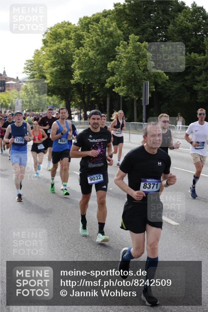 29.06.2025 - hella hamburg halbmarathon Jannik Wohlers http://msf.ph/oto/8242509 29.06.2025 09:54:45 Lombardsbrücke 1200, 1683, 2274, 2816, 3258, 3747, 4121, 5399, 5638, 5705, 6027, 6836, 6923, 6938, 6991, 7052, 7508, 7659, 8371, 8437, 8487, 8693, 8889, 8955, 9031, 9032, 9159, 9476, 9869, 9931, 9959, 10122, 10263, 10868, 11185, 11333, 12016, 12161, 12321, 12657, 13666, 15350, 15430, 15512, 15681, 15871, 16062, 16086, 16089, 16103, 16127, 16403, 16513, 16538, 17008, 17221, 17499, 17544, 17674, 17912 meine-sportfotos.de