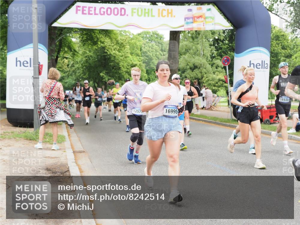 29.06.2025 - hella hamburg halbmarathon MichiJ http://msf.ph/oto/8242514 29.06.2025 10:50:38 Zwischen KM18-KM19 2810, 3199, 3663, 4389, 5511, 8423, 12286, 12571, 16995, 17142, 18530 meine-sportfotos.de