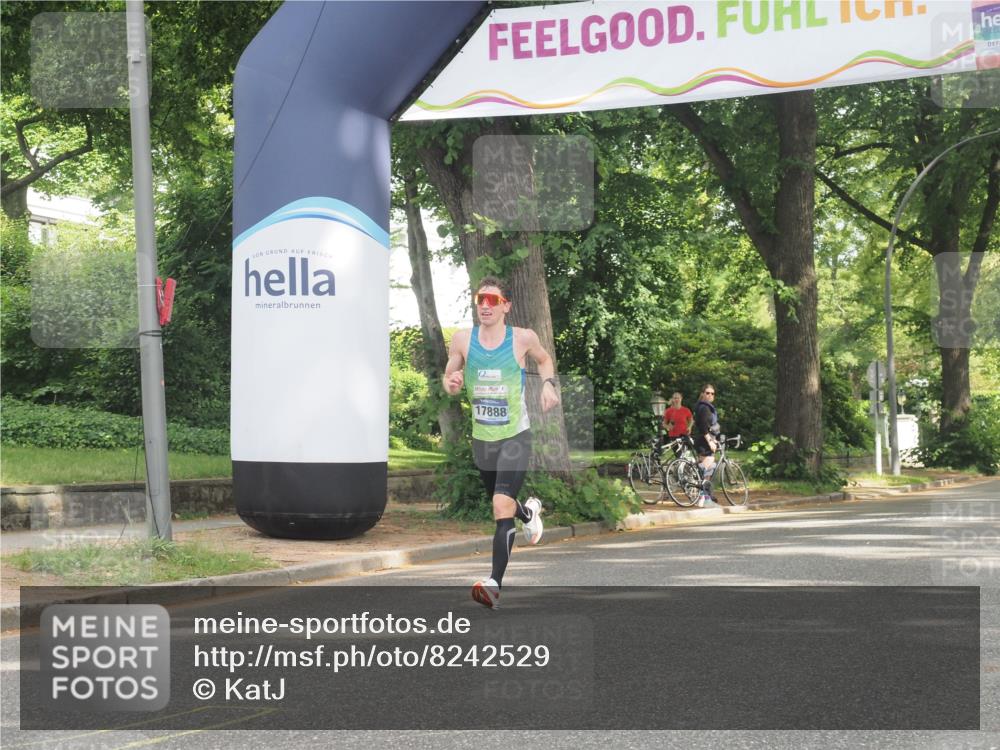 29.06.2025 - hella hamburg halbmarathon KatJ http://msf.ph/oto/8242529 29.06.2025 10:02:47 Zwischen KM18-KM19  meine-sportfotos.de