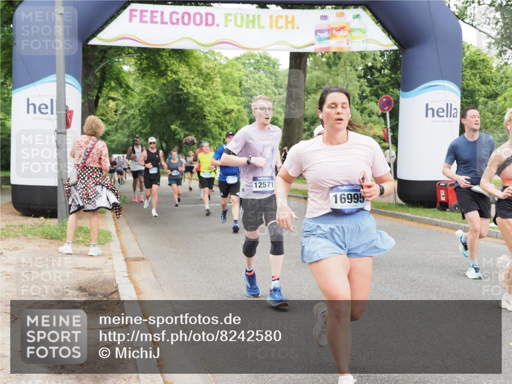 29.06.2025 - hella hamburg halbmarathon MichiJ http://msf.ph/oto/8242580 29.06.2025 10:50:39 Zwischen KM18-KM19 2810, 3199, 3663, 4389, 5511, 8423, 12286, 12571, 16995, 17142, 18382, 18530 meine-sportfotos.de