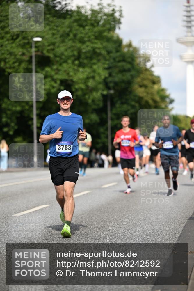 29.06.2025 - hella hamburg halbmarathon Dr. Thomas Lammeyer http://msf.ph/oto/8242592 29.06.2025 09:51:06 Kennedybrücke 1217, 1562, 2121, 2196, 2296, 2404, 2774, 3783, 4602, 5092, 5923, 5961, 8395, 8901, 9171, 10384, 10968 meine-sportfotos.de