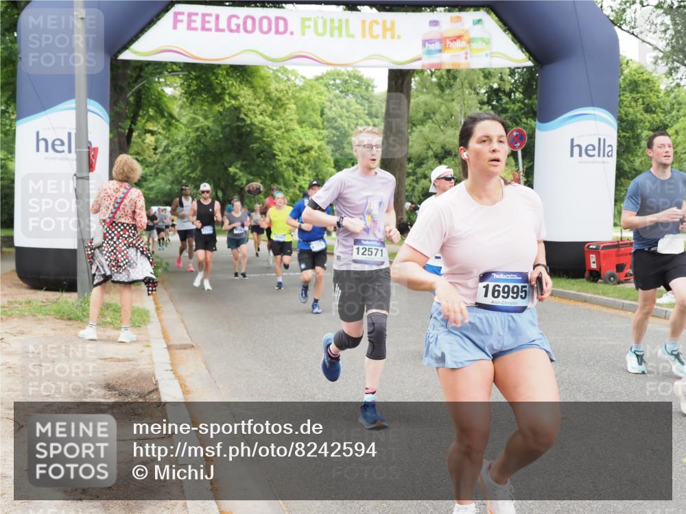 29.06.2025 - hella hamburg halbmarathon MichiJ http://msf.ph/oto/8242594 29.06.2025 10:50:39 Zwischen KM18-KM19 2810, 3199, 3663, 4389, 5511, 8423, 12286, 12571, 16995, 17142, 18382, 18530 meine-sportfotos.de