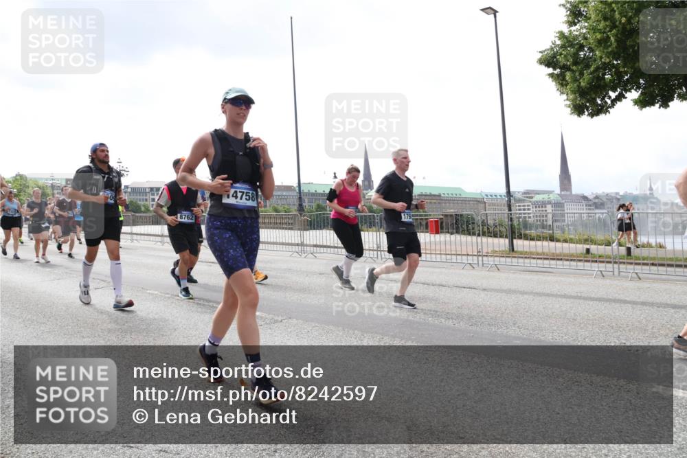 29.06.2025 - hella hamburg halbmarathon Lena Gebhardt http://msf.ph/oto/8242597 29.06.2025 10:45:24 Lombardsbrücke 1024, 1033, 1060, 1085, 1685, 1713, 1798, 2007, 2008, 2216, 2217, 2550, 2657, 2664, 2779, 2973, 3160, 3164, 3357, 3377, 3879, 3993, 4099, 4102, 4186, 4224, 4306, 4337, 4504, 4820, 4851, 5099, 5108, 5190, 5339, 5636, 5949, 6150, 6509, 6763, 6788, 6911, 6922, 6980, 7283, 7530, 7541, 7699, 7859, 7912, 8594, 8605, 8745, 8762, 8907, 9620, 10030, 10182, 10225, 10562, 10566, 10707, 11314, 12198, 12332, 12334, 12394 meine-sportfotos.de
