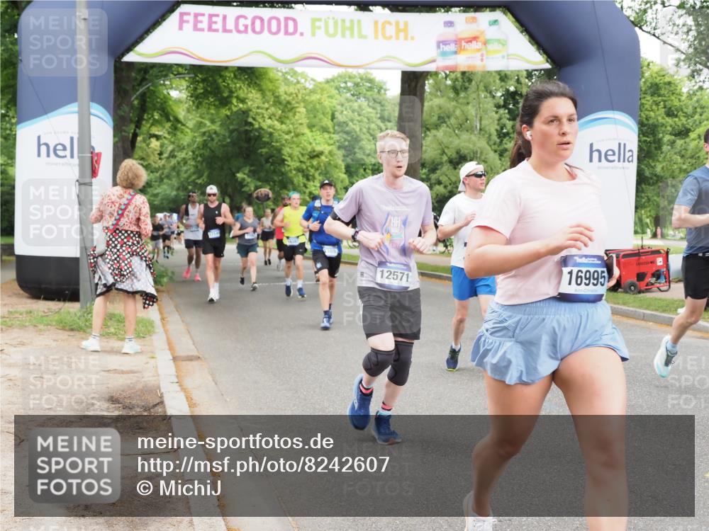 29.06.2025 - hella hamburg halbmarathon MichiJ http://msf.ph/oto/8242607 29.06.2025 10:50:39 Zwischen KM18-KM19 2810, 3199, 3663, 4389, 5511, 8423, 12286, 12571, 16995, 17142, 18382, 18530 meine-sportfotos.de