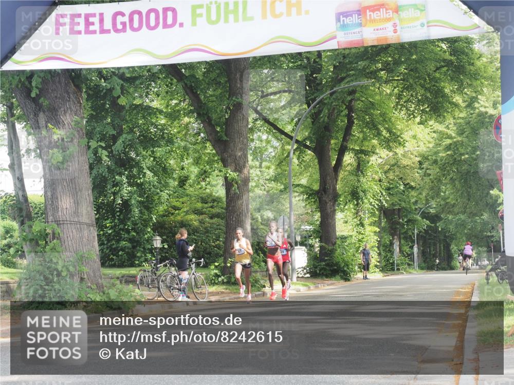 29.06.2025 - hella hamburg halbmarathon KatJ http://msf.ph/oto/8242615 29.06.2025 10:03:32 Zwischen KM18-KM19  meine-sportfotos.de