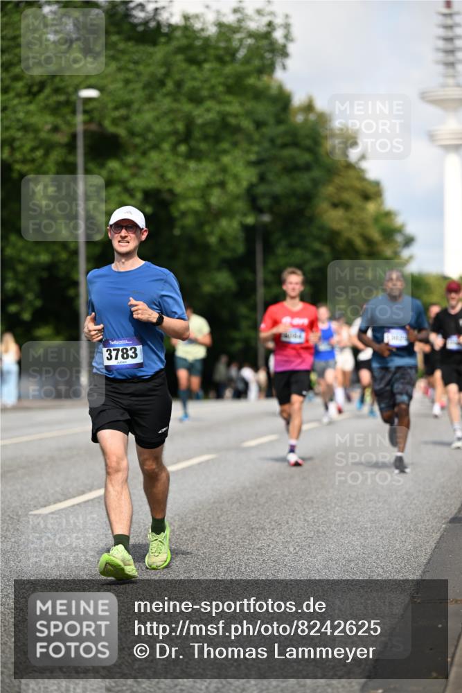29.06.2025 - hella hamburg halbmarathon Dr. Thomas Lammeyer http://msf.ph/oto/8242625 29.06.2025 09:51:07 Kennedybrücke 1217, 1562, 2121, 2196, 2296, 2404, 2774, 3783, 4602, 5092, 5923, 5961, 8395, 8901, 9171, 10384, 10968 meine-sportfotos.de