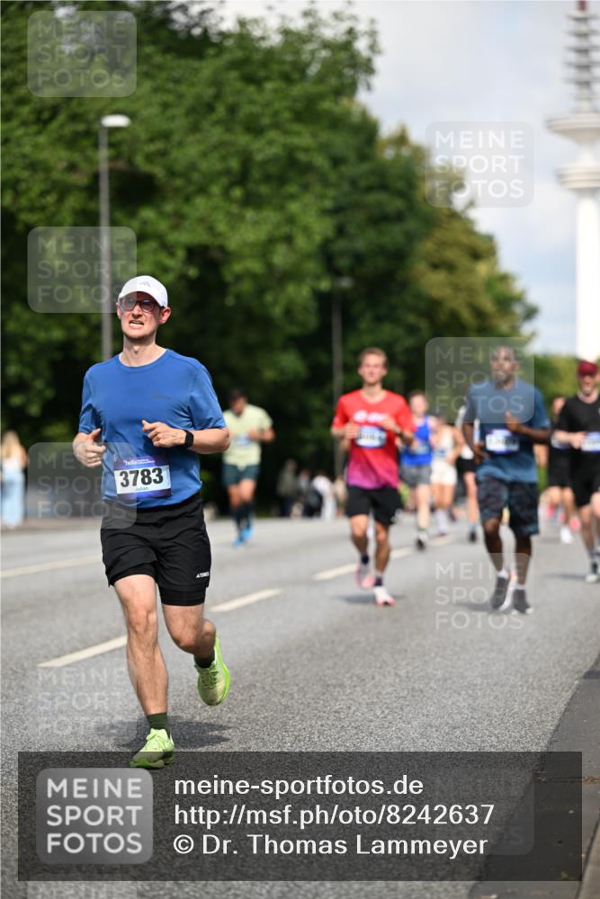 29.06.2025 - hella hamburg halbmarathon Dr. Thomas Lammeyer http://msf.ph/oto/8242637 29.06.2025 09:51:07 Kennedybrücke 1217, 1562, 2121, 2196, 2296, 2404, 2774, 3783, 4602, 5092, 5923, 5961, 8395, 8901, 9171, 10384, 10968 meine-sportfotos.de