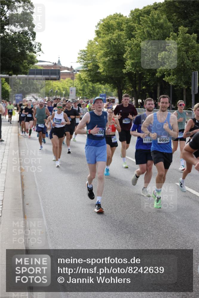 29.06.2025 - hella hamburg halbmarathon Jannik Wohlers http://msf.ph/oto/8242639 29.06.2025 09:54:46 Lombardsbrücke 1200, 1683, 2207, 2274, 2287, 2816, 3258, 3747, 4121, 5102, 5399, 5638, 5705, 6027, 6158, 6836, 6923, 6938, 6991, 7052, 7508, 7659, 8371, 8437, 8487, 8693, 8889, 8955, 9031, 9032, 9159, 9476, 9869, 9931, 9959, 10122, 10263, 10868, 11185, 11333, 12016, 12161, 12321, 12657, 13666, 15430, 15512, 15681, 15871, 16062, 16086, 16089, 16103, 16127, 16403, 16513, 16538, 17008, 17221, 17499, 17674, 17912 meine-sportfotos.de