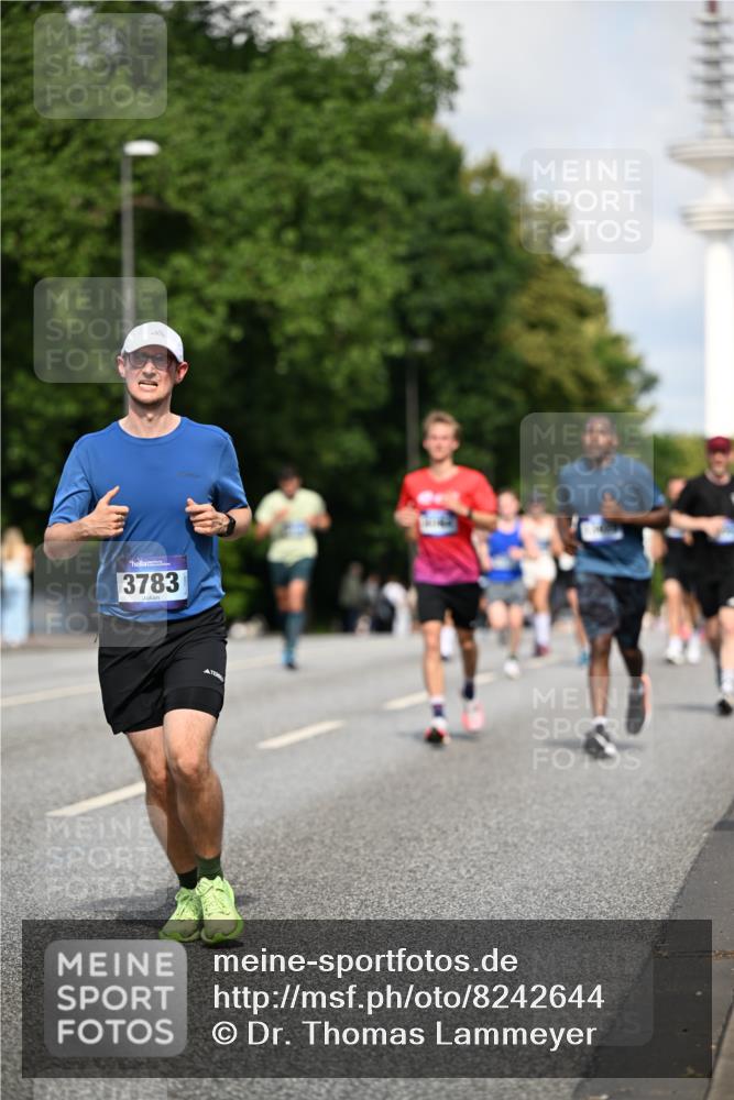 29.06.2025 - hella hamburg halbmarathon Dr. Thomas Lammeyer http://msf.ph/oto/8242644 29.06.2025 09:51:07 Kennedybrücke 1217, 1562, 2121, 2196, 2296, 2404, 2774, 3783, 4602, 5092, 5923, 5961, 8395, 8901, 9171, 10384, 10968 meine-sportfotos.de