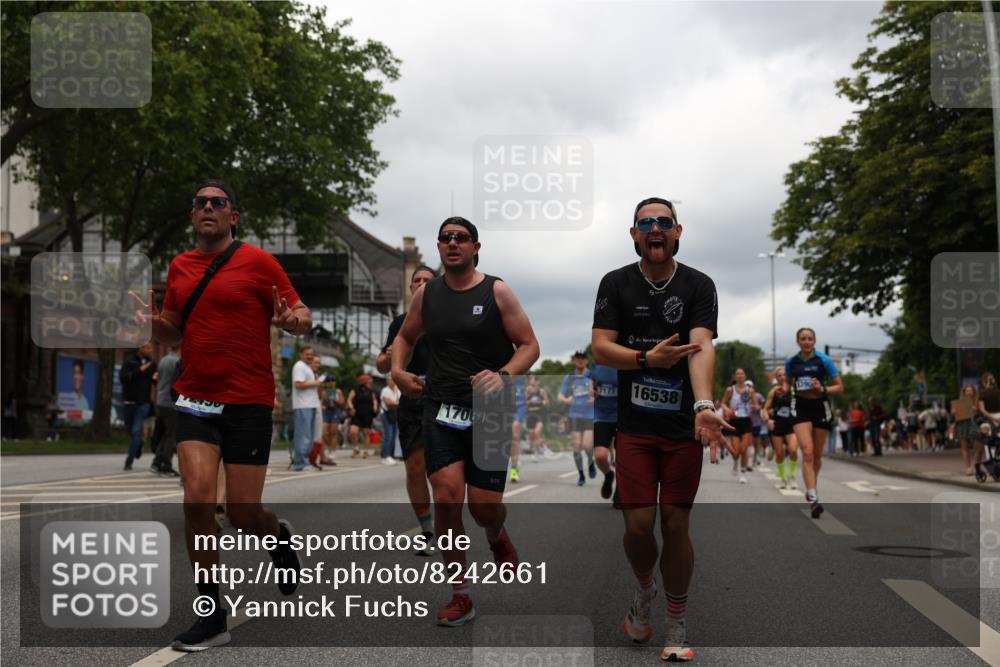 29.06.2025 - hella hamburg halbmarathon Yannick Fuchs http://msf.ph/oto/8242661 29.06.2025 10:47:28 20KM 1030, 1061, 1151, 1499, 1706, 1727, 1783, 2070, 2074, 2082, 2099, 2346, 2354, 3059, 3208, 3209, 4065, 4635, 4770, 5077, 5638, 5866, 6481, 6511, 6512, 6628, 6629, 6762, 6877, 6942, 7177, 7274, 7509, 7864, 7918, 8335, 8390, 8447, 9142, 9537, 10549, 10891, 10895, 11992, 12379, 12413, 12490, 12875, 12909, 13032, 13289, 13865, 13997, 14323, 15061, 15126, 15179, 15441, 15497, 15502, 16477, 16538, 16986, 17348, 18134, 18143, 18487, 18590, 18720 meine-sportfotos.de