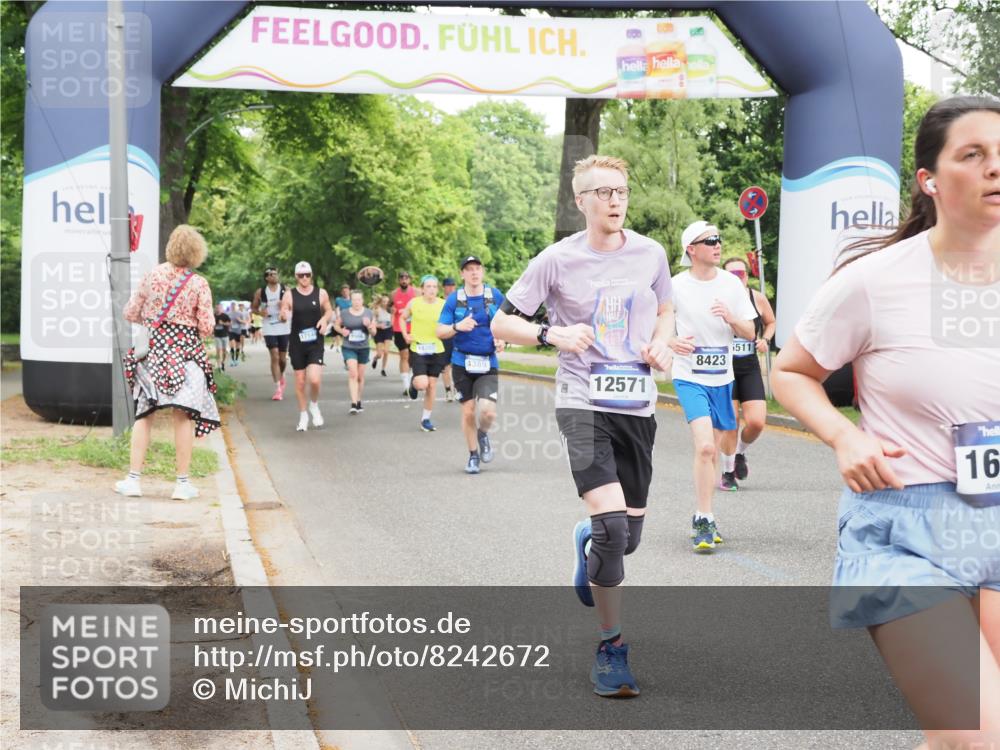 29.06.2025 - hella hamburg halbmarathon MichiJ http://msf.ph/oto/8242672 29.06.2025 10:50:39 Zwischen KM18-KM19 2810, 3199, 3663, 4389, 5511, 8423, 12286, 12571, 16995, 17142, 18382, 18530 meine-sportfotos.de