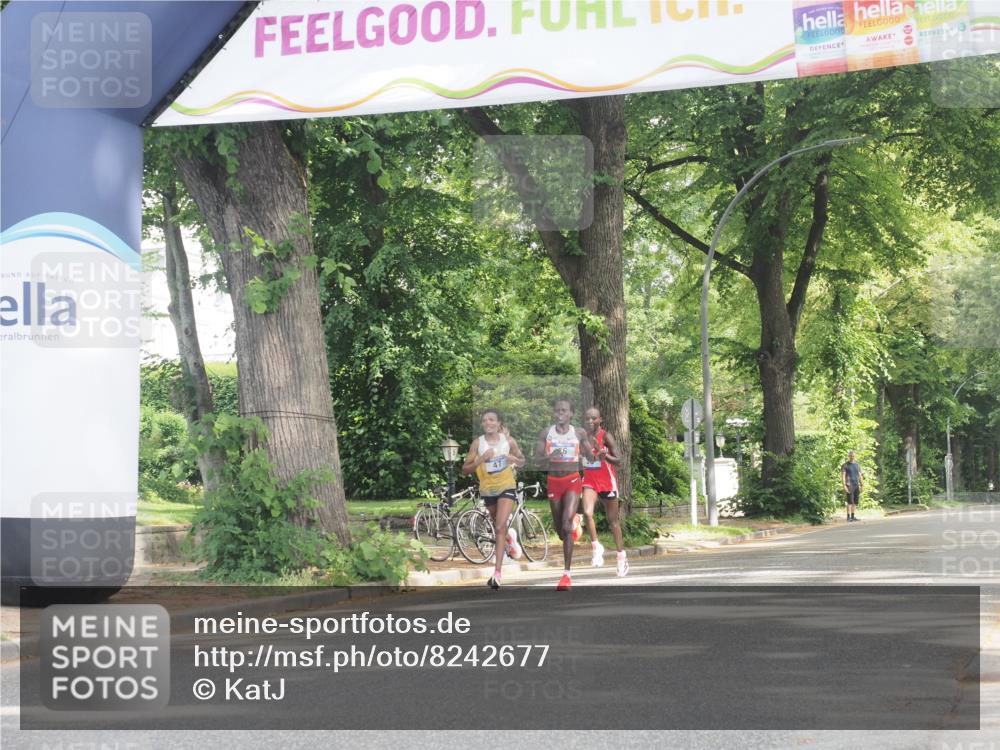 29.06.2025 - hella hamburg halbmarathon KatJ http://msf.ph/oto/8242677 29.06.2025 10:03:33 Zwischen KM18-KM19  meine-sportfotos.de