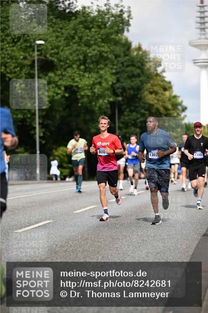 29.06.2025 - hella hamburg halbmarathon Dr. Thomas Lammeyer http://msf.ph/oto/8242681 29.06.2025 09:51:08 Kennedybrücke 1217, 1562, 2121, 2196, 2296, 2404, 2774, 3783, 4602, 5092, 5923, 5961, 8362, 8395, 8901, 9171, 10384, 10968 meine-sportfotos.de