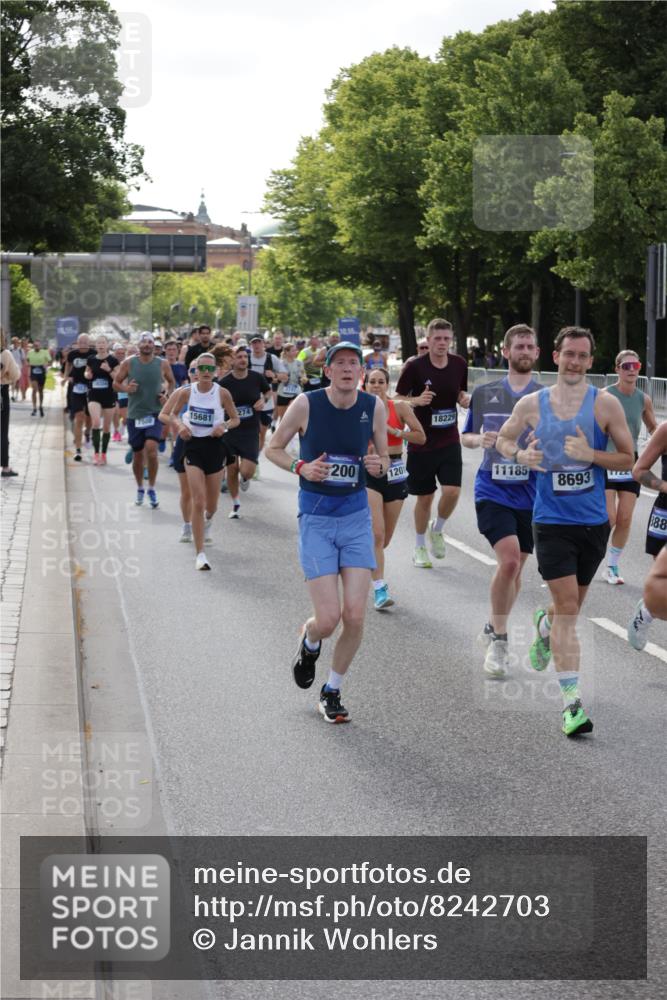 29.06.2025 - hella hamburg halbmarathon Jannik Wohlers http://msf.ph/oto/8242703 29.06.2025 09:54:46 Lombardsbrücke 1200, 1683, 2207, 2274, 2287, 2816, 3258, 3747, 4121, 5102, 5399, 5638, 5705, 6027, 6158, 6836, 6923, 6938, 6991, 7052, 7508, 7659, 8371, 8437, 8487, 8693, 8889, 8955, 9031, 9032, 9159, 9476, 9869, 9931, 9959, 10122, 10263, 10868, 11185, 11333, 12016, 12161, 12321, 12657, 13666, 15430, 15512, 15681, 15871, 16062, 16086, 16089, 16103, 16127, 16403, 16513, 16538, 17008, 17221, 17499, 17674, 17912 meine-sportfotos.de