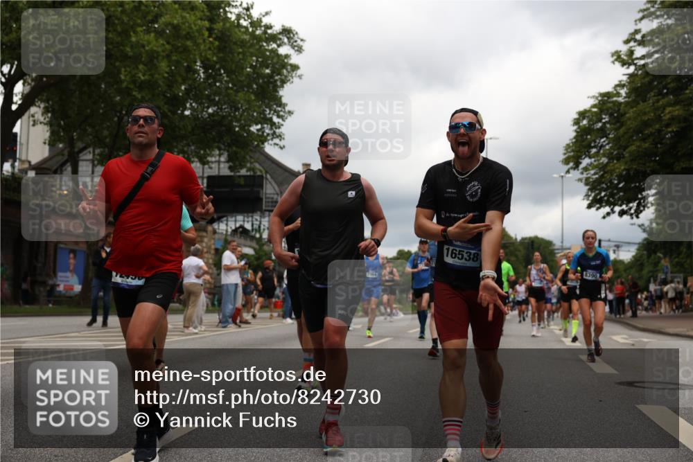 29.06.2025 - hella hamburg halbmarathon Yannick Fuchs http://msf.ph/oto/8242730 29.06.2025 10:47:29 20KM 1030, 1061, 1151, 1499, 1706, 1727, 1783, 2070, 2074, 2082, 2099, 2354, 3059, 3208, 3209, 4065, 4635, 4770, 5077, 5638, 5866, 6481, 6511, 6512, 6628, 6629, 6762, 6877, 6942, 7177, 7274, 7509, 7864, 7918, 8335, 8390, 8447, 9142, 9537, 10549, 10891, 10895, 11992, 12379, 12413, 12490, 12875, 12909, 13032, 13289, 13865, 13997, 14323, 15061, 15126, 15179, 15441, 15497, 15502, 16477, 16538, 16986, 17348, 18134, 18143, 18487, 18590, 18720 meine-sportfotos.de