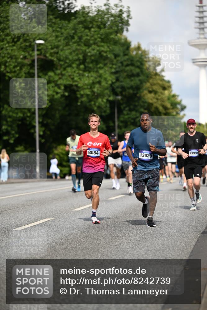 29.06.2025 - hella hamburg halbmarathon Dr. Thomas Lammeyer http://msf.ph/oto/8242739 29.06.2025 09:51:08 Kennedybrücke 1217, 1562, 2121, 2196, 2296, 2404, 2774, 3783, 4602, 5092, 5923, 5961, 8362, 8395, 8901, 9171, 10384, 10968 meine-sportfotos.de