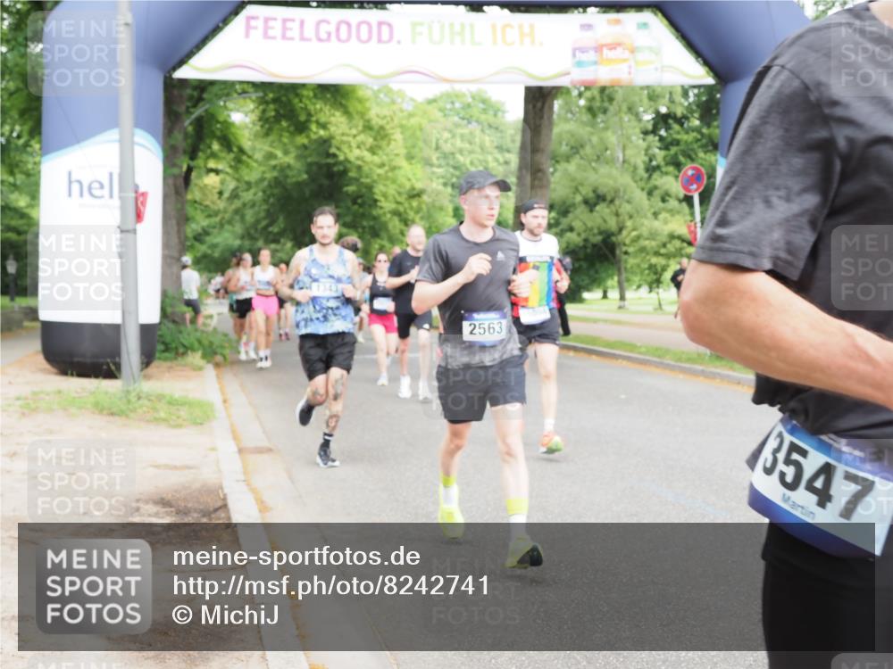 29.06.2025 - hella hamburg halbmarathon MichiJ http://msf.ph/oto/8242741 29.06.2025 10:27:53 Zwischen KM18-KM19 1445, 2563, 3282, 3547, 4381, 7622, 12091, 13029, 14093, 14204, 15013, 15094, 15866, 15873, 17215, 18547, 18734 meine-sportfotos.de