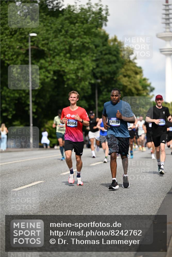 29.06.2025 - hella hamburg halbmarathon Dr. Thomas Lammeyer http://msf.ph/oto/8242762 29.06.2025 09:51:08 Kennedybrücke 1217, 1562, 2121, 2196, 2296, 2404, 2774, 3783, 4602, 5092, 5923, 5961, 8362, 8395, 8901, 9171, 10384, 10968 meine-sportfotos.de