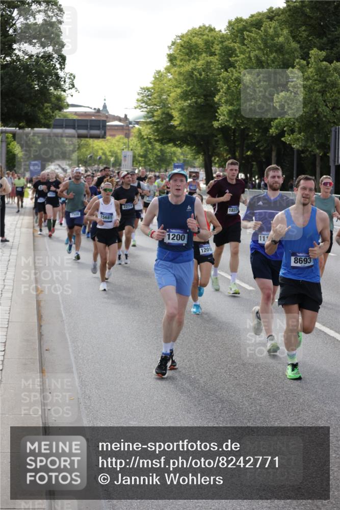 29.06.2025 - hella hamburg halbmarathon Jannik Wohlers http://msf.ph/oto/8242771 29.06.2025 09:54:46 Lombardsbrücke 1200, 1683, 2207, 2274, 2287, 2816, 3258, 3747, 4121, 5102, 5399, 5638, 5705, 6027, 6158, 6836, 6923, 6938, 6991, 7052, 7508, 7659, 8371, 8437, 8487, 8693, 8889, 8955, 9031, 9032, 9159, 9476, 9869, 9931, 9959, 10122, 10263, 10868, 11185, 11333, 12016, 12161, 12321, 12657, 13666, 15430, 15512, 15681, 15871, 16062, 16086, 16089, 16103, 16127, 16403, 16513, 16538, 17008, 17221, 17499, 17674, 17912 meine-sportfotos.de
