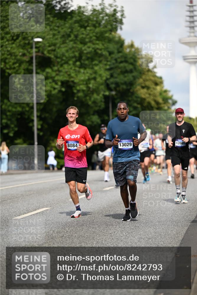 29.06.2025 - hella hamburg halbmarathon Dr. Thomas Lammeyer http://msf.ph/oto/8242793 29.06.2025 09:51:09 Kennedybrücke 1217, 1562, 2196, 2296, 2404, 3783, 4602, 5092, 5923, 5961, 8362, 8395, 8901, 9171, 9944, 10384, 10968 meine-sportfotos.de