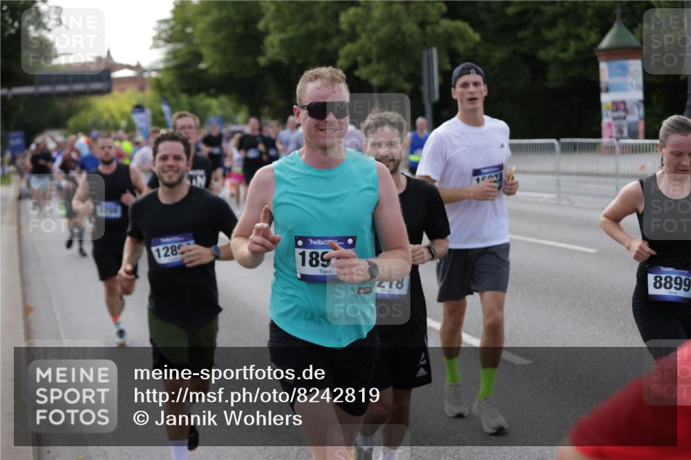 29.06.2025 - hella hamburg halbmarathon Jannik Wohlers http://msf.ph/oto/8242819 29.06.2025 09:55:01 Lombardsbrücke 1120, 1151, 1683, 1696, 1706, 1884, 1976, 2207, 2274, 2287, 2411, 3087, 3435, 3747, 4093, 4189, 4938, 5102, 5459, 5708, 5915, 6158, 6532, 6662, 6836, 6938, 7052, 7312, 7508, 8139, 8153, 8205, 8218, 8454, 8720, 8856, 8899, 8927, 8955, 9529, 9649, 9720, 9959, 10053, 10184, 10263, 10423, 10988, 11340, 12016, 12171, 12321, 12533, 12891, 13233, 13289, 13570, 14045, 15681, 16103, 17221 meine-sportfotos.de