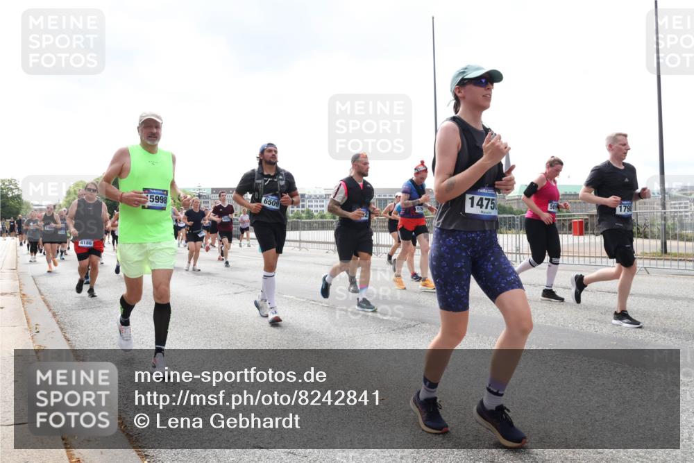 29.06.2025 - hella hamburg halbmarathon Lena Gebhardt http://msf.ph/oto/8242841 29.06.2025 10:45:24 Lombardsbrücke 1024, 1033, 1060, 1085, 1685, 1713, 1798, 2007, 2008, 2216, 2217, 2550, 2657, 2664, 2779, 2973, 3160, 3164, 3357, 3377, 3879, 3993, 4099, 4102, 4186, 4224, 4306, 4337, 4504, 4820, 4851, 5099, 5108, 5190, 5339, 5636, 5949, 6150, 6509, 6763, 6788, 6911, 6922, 6980, 7283, 7530, 7541, 7699, 7859, 7912, 8594, 8605, 8745, 8762, 8907, 9620, 10030, 10182, 10225, 10562, 10566, 10707, 11314, 12198, 12332, 12334, 12394 meine-sportfotos.de