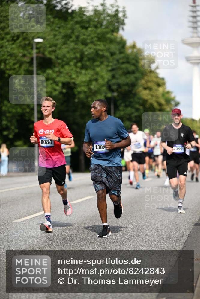 29.06.2025 - hella hamburg halbmarathon Dr. Thomas Lammeyer http://msf.ph/oto/8242843 29.06.2025 09:51:09 Kennedybrücke 1217, 1562, 2196, 2296, 2404, 3783, 4602, 5092, 5923, 5961, 8362, 8395, 8901, 9171, 9944, 10384, 10968 meine-sportfotos.de