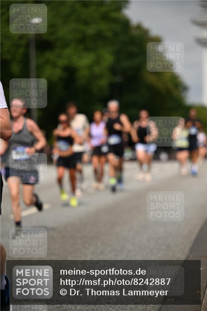 29.06.2025 - hella hamburg halbmarathon Dr. Thomas Lammeyer http://msf.ph/oto/8242887 29.06.2025 10:14:12 Kennedybrücke 1052, 1456, 1483, 1513, 1573, 4389, 7042, 7058, 7250, 7685, 8090, 8890, 9681, 9816, 9988, 11027, 11180 meine-sportfotos.de