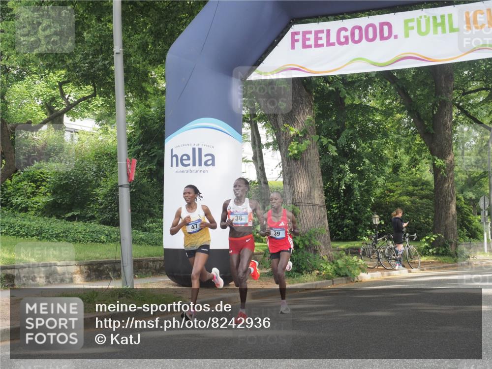 29.06.2025 - hella hamburg halbmarathon KatJ http://msf.ph/oto/8242936 29.06.2025 10:03:35 Zwischen KM18-KM19 39 meine-sportfotos.de