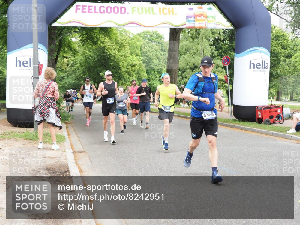 29.06.2025 - hella hamburg halbmarathon MichiJ http://msf.ph/oto/8242951 29.06.2025 10:50:41 Zwischen KM18-KM19 2810, 3663, 4389, 5511, 8423, 12286, 12571, 16995, 17140, 17142, 18382, 18530 meine-sportfotos.de