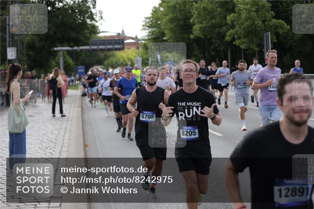 29.06.2025 - hella hamburg halbmarathon Jannik Wohlers http://msf.ph/oto/8242975 29.06.2025 09:55:02 Lombardsbrücke 1120, 1151, 1683, 1696, 1706, 1884, 1976, 2207, 2274, 2287, 2411, 3087, 3435, 3747, 3985, 4093, 4189, 4938, 5102, 5459, 5708, 5915, 6054, 6158, 6532, 6662, 6836, 6938, 7052, 7312, 7508, 8139, 8153, 8205, 8218, 8454, 8720, 8856, 8899, 8927, 8955, 9386, 9529, 9649, 9720, 9786, 9959, 10053, 10184, 10263, 10423, 10988, 11309, 11340, 12149, 12171, 12321, 12450, 12533, 12891, 13233, 13289, 13570, 14045 meine-sportfotos.de
