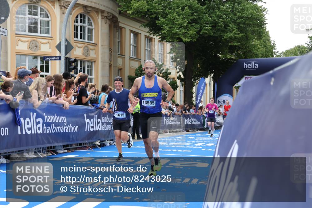 29.06.2025 - hella hamburg halbmarathon Strokosch-Dieckow http://msf.ph/oto/8243025 29.06.2025 10:37:46 Ziel 1505, 1615, 2196, 2404, 9171, 13148, 13595, 14934, 18103, 18276, 18277, 18529 meine-sportfotos.de