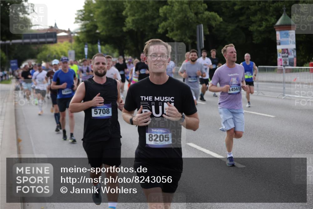 29.06.2025 - hella hamburg halbmarathon Jannik Wohlers http://msf.ph/oto/8243056 29.06.2025 09:55:03 Lombardsbrücke 1120, 1151, 1683, 1696, 1706, 1884, 1976, 2207, 2274, 2287, 2411, 2706, 3087, 3213, 3435, 3747, 3985, 4093, 4189, 4847, 4890, 4938, 5102, 5459, 5708, 5915, 6054, 6158, 6421, 6532, 6662, 6836, 6938, 7052, 7312, 7508, 8139, 8153, 8205, 8218, 8454, 8577, 8720, 8856, 8899, 8927, 8955, 9386, 9529, 9649, 9720, 9786, 9959, 10053, 10115, 10184, 10263, 10423, 10988, 11309, 11340, 11356, 12149, 12171, 12321, 12450, 12533, 12891, 13233, 13289, 13570, 14045 meine-sportfotos.de