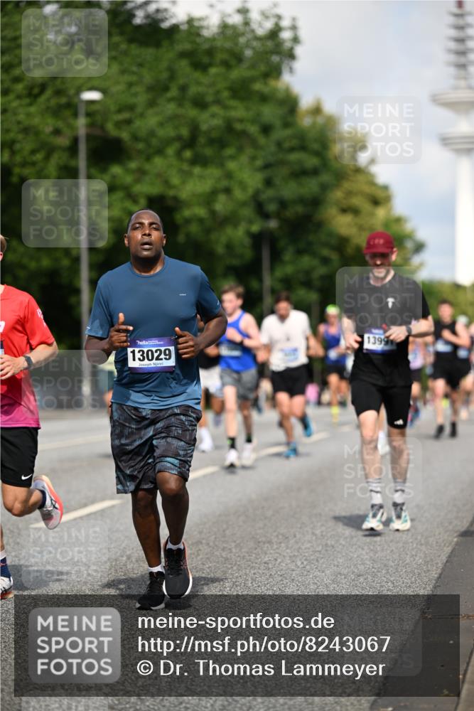 29.06.2025 - hella hamburg halbmarathon Dr. Thomas Lammeyer http://msf.ph/oto/8243067 29.06.2025 09:51:10 Kennedybrücke 1217, 1562, 2196, 2296, 2404, 3783, 4602, 5092, 5923, 5961, 8362, 8395, 8901, 9944, 10384, 10968 meine-sportfotos.de
