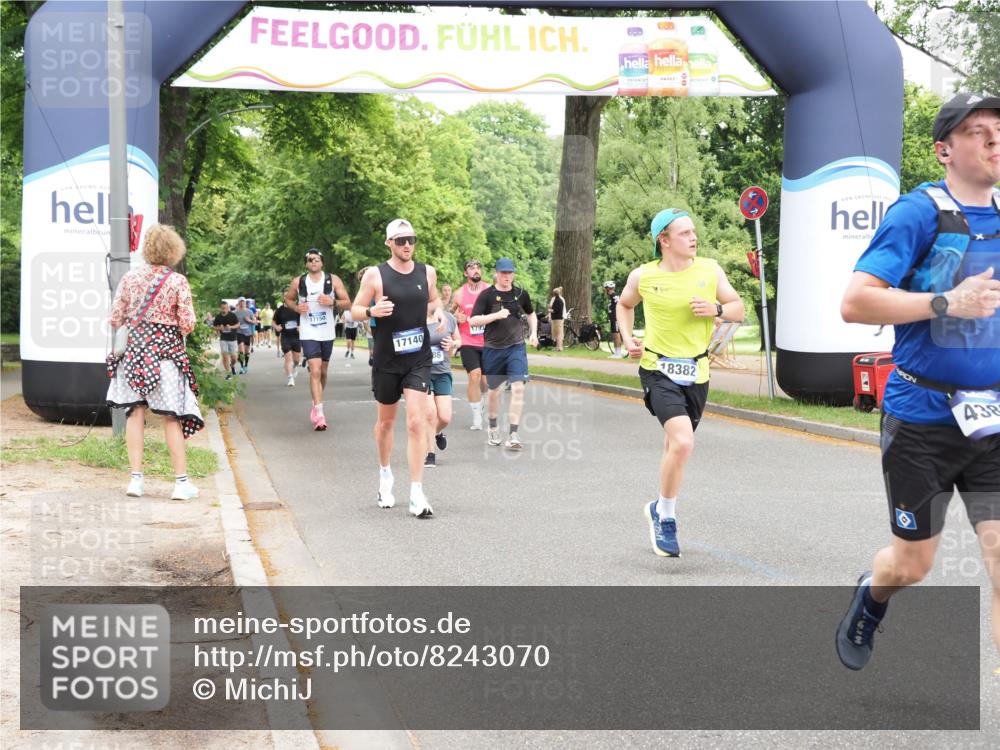 29.06.2025 - hella hamburg halbmarathon MichiJ http://msf.ph/oto/8243070 29.06.2025 10:50:41 Zwischen KM18-KM19 2810, 3663, 4389, 5511, 8423, 12286, 12571, 16995, 17140, 17142, 18382, 18530 meine-sportfotos.de