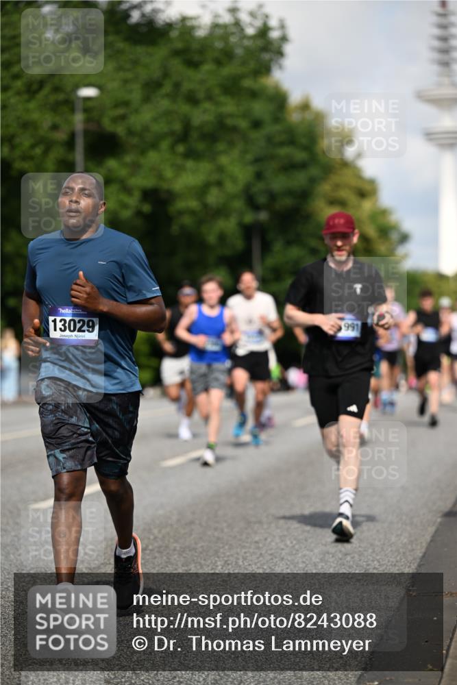 29.06.2025 - hella hamburg halbmarathon Dr. Thomas Lammeyer http://msf.ph/oto/8243088 29.06.2025 09:51:10 Kennedybrücke 1217, 1562, 2196, 2296, 2404, 3783, 4602, 5092, 5923, 5961, 8362, 8395, 8901, 9944, 10384, 10968 meine-sportfotos.de