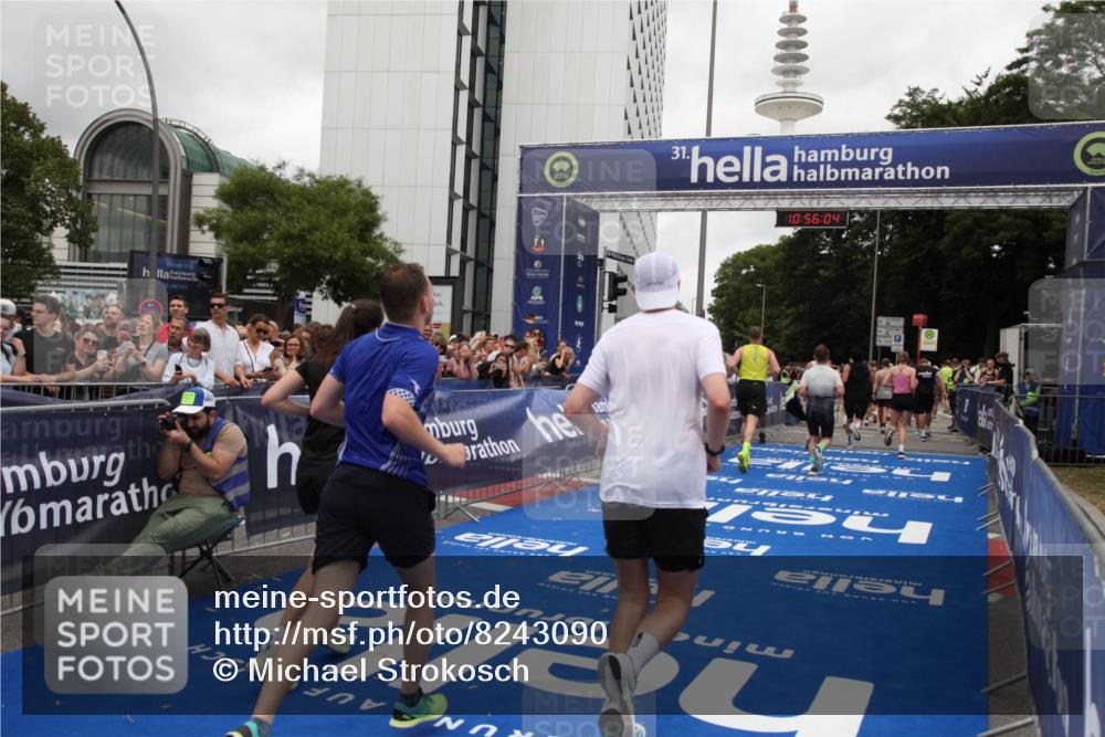 29.06.2025 - hella hamburg halbmarathon Michael Strokosch http://msf.ph/oto/8243090 29.06.2025 10:56:03 Ziel 1180, 3042, 7147, 8968, 9246, 10084, 14867, 15184, 15868, 15884, 16176 meine-sportfotos.de