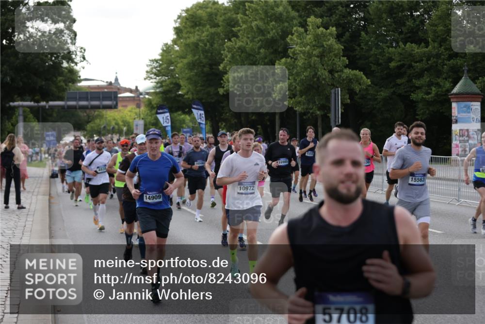 29.06.2025 - hella hamburg halbmarathon Jannik Wohlers http://msf.ph/oto/8243096 29.06.2025 09:55:04 Lombardsbrücke 1120, 1151, 1683, 1696, 1706, 1884, 1976, 2207, 2274, 2287, 2411, 2706, 3087, 3213, 3435, 3747, 3985, 4088, 4093, 4189, 4847, 4890, 4938, 5102, 5459, 5708, 5915, 6054, 6158, 6421, 6532, 6662, 6836, 7052, 7312, 7508, 8139, 8153, 8205, 8218, 8454, 8577, 8720, 8856, 8899, 8927, 8955, 9386, 9529, 9649, 9720, 9786, 9934, 9959, 10053, 10115, 10184, 10263, 10423, 10988, 11309, 11340, 11356, 12149, 12171, 12321, 12450, 12533, 12891, 13233, 13289, 13570, 14045 meine-sportfotos.de