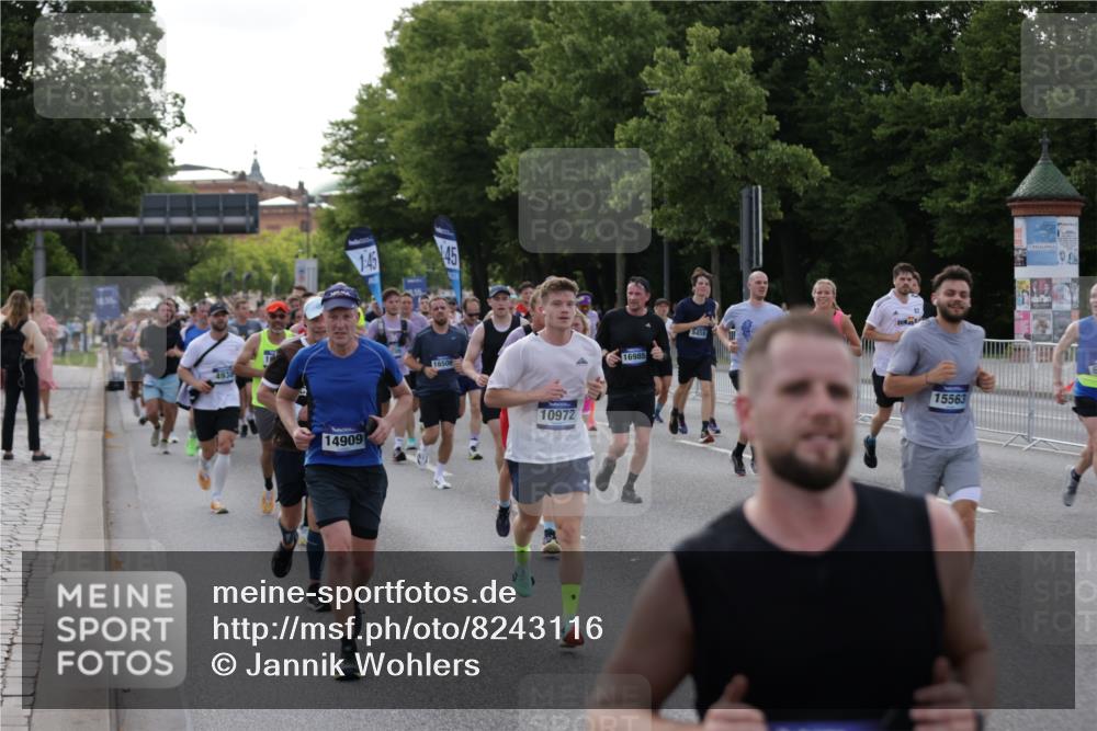 29.06.2025 - hella hamburg halbmarathon Jannik Wohlers http://msf.ph/oto/8243116 29.06.2025 09:55:04 Lombardsbrücke 1120, 1151, 1683, 1696, 1706, 1884, 1976, 2207, 2274, 2287, 2411, 2706, 3087, 3213, 3435, 3747, 3985, 4088, 4093, 4189, 4847, 4890, 4938, 5102, 5459, 5708, 5915, 6054, 6158, 6421, 6532, 6662, 6836, 7052, 7312, 7508, 8139, 8153, 8205, 8218, 8454, 8577, 8720, 8856, 8899, 8927, 8955, 9386, 9529, 9649, 9720, 9786, 9934, 9959, 10053, 10115, 10184, 10263, 10423, 10988, 11309, 11340, 11356, 12149, 12171, 12321, 12450, 12533, 12891, 13233, 13289, 13570, 14045 meine-sportfotos.de