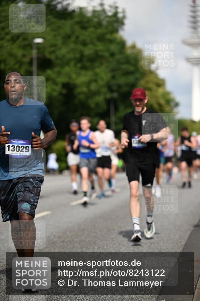 29.06.2025 - hella hamburg halbmarathon Dr. Thomas Lammeyer http://msf.ph/oto/8243122 29.06.2025 09:51:11 Kennedybrücke 1164, 1217, 1562, 1644, 2196, 2296, 2404, 3783, 4602, 5092, 5923, 8362, 8901, 9944, 10384, 10968 meine-sportfotos.de