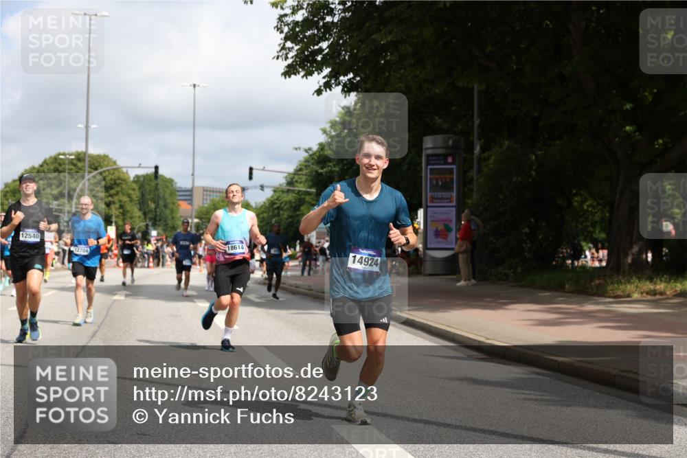 29.06.2025 - hella hamburg halbmarathon Yannick Fuchs http://msf.ph/oto/8243123 29.06.2025 10:34:59 20KM 1603, 1882, 1912, 2324, 2714, 2750, 2826, 4843, 5050, 5375, 5409, 5508, 5745, 5803, 5916, 6080, 6649, 7109, 8370, 8465, 8629, 9294, 10369, 10900, 10968, 11731, 11767, 12088, 12540, 12704, 12865, 13029, 13667, 14092, 14924, 15015, 15424, 15542, 16580, 16761, 17214, 17245, 17620, 18192, 18614, 18979 meine-sportfotos.de