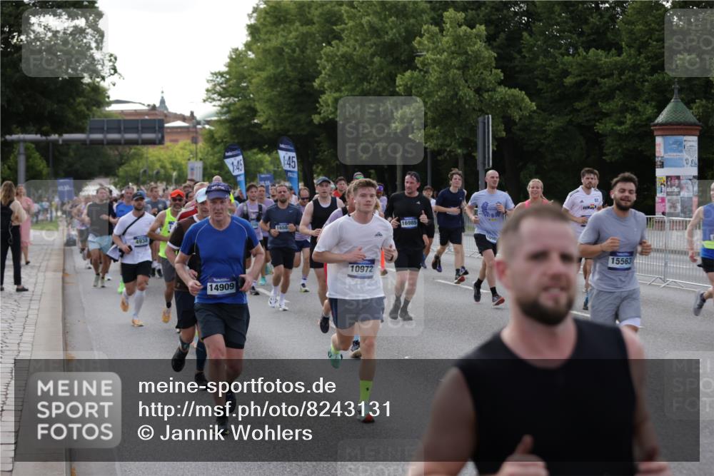 29.06.2025 - hella hamburg halbmarathon Jannik Wohlers http://msf.ph/oto/8243131 29.06.2025 09:55:04 Lombardsbrücke 1120, 1151, 1683, 1696, 1706, 1884, 1976, 2207, 2274, 2287, 2411, 2706, 3087, 3213, 3435, 3747, 3985, 4088, 4093, 4189, 4847, 4890, 4938, 5102, 5459, 5708, 5915, 6054, 6158, 6421, 6532, 6662, 6836, 7052, 7312, 7508, 8139, 8153, 8205, 8218, 8454, 8577, 8720, 8856, 8899, 8927, 8955, 9386, 9529, 9649, 9720, 9786, 9934, 9959, 10053, 10115, 10184, 10263, 10423, 10988, 11309, 11340, 11356, 12149, 12171, 12321, 12450, 12533, 12891, 13233, 13289, 13570, 14045 meine-sportfotos.de