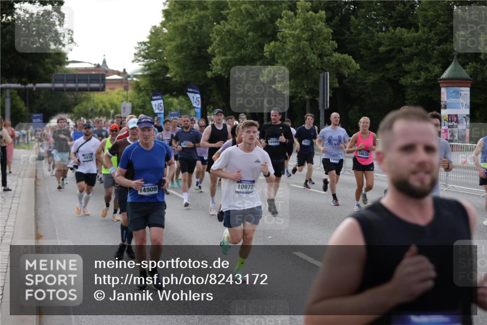 29.06.2025 - hella hamburg halbmarathon Jannik Wohlers http://msf.ph/oto/8243172 29.06.2025 09:55:04 Lombardsbrücke 1120, 1151, 1683, 1696, 1706, 1884, 1976, 2207, 2274, 2287, 2411, 2706, 3087, 3213, 3435, 3747, 3985, 4088, 4093, 4189, 4847, 4890, 4938, 5102, 5459, 5708, 5915, 6054, 6158, 6421, 6532, 6662, 6836, 7052, 7312, 7508, 8139, 8153, 8205, 8218, 8454, 8577, 8720, 8856, 8899, 8927, 8955, 9386, 9529, 9649, 9720, 9786, 9934, 9959, 10053, 10115, 10184, 10263, 10423, 10988, 11309, 11340, 11356, 12149, 12171, 12321, 12450, 12533, 12891, 13233, 13289, 13570, 14045 meine-sportfotos.de