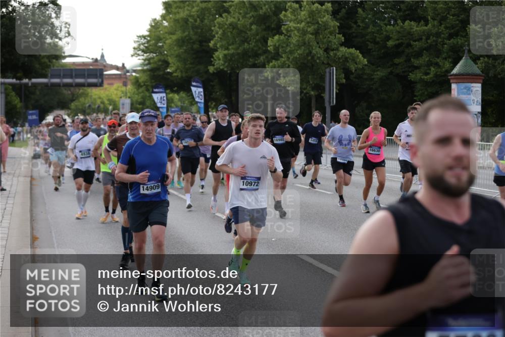 29.06.2025 - hella hamburg halbmarathon Jannik Wohlers http://msf.ph/oto/8243177 29.06.2025 09:55:04 Lombardsbrücke 1120, 1151, 1683, 1696, 1706, 1884, 1976, 2207, 2274, 2287, 2411, 2706, 3087, 3213, 3435, 3747, 3985, 4088, 4093, 4189, 4847, 4890, 4938, 5102, 5459, 5708, 5915, 6054, 6158, 6421, 6532, 6662, 6836, 7052, 7312, 7508, 8139, 8153, 8205, 8218, 8454, 8577, 8720, 8856, 8899, 8927, 8955, 9386, 9529, 9649, 9720, 9786, 9934, 9959, 10053, 10115, 10184, 10263, 10423, 10988, 11309, 11340, 11356, 12149, 12171, 12321, 12450, 12533, 12891, 13233, 13289, 13570, 14045 meine-sportfotos.de