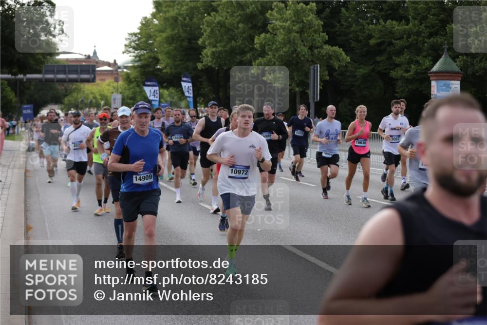 29.06.2025 - hella hamburg halbmarathon Jannik Wohlers http://msf.ph/oto/8243185 29.06.2025 09:55:04 Lombardsbrücke 1120, 1151, 1683, 1696, 1706, 1884, 1976, 2207, 2274, 2287, 2411, 2706, 3087, 3213, 3435, 3747, 3985, 4088, 4093, 4189, 4847, 4890, 4938, 5102, 5459, 5708, 5915, 6054, 6158, 6421, 6532, 6662, 6836, 7052, 7312, 7508, 8139, 8153, 8205, 8218, 8454, 8577, 8720, 8856, 8899, 8927, 8955, 9386, 9529, 9649, 9720, 9786, 9934, 9959, 10053, 10115, 10184, 10263, 10423, 10988, 11309, 11340, 11356, 12149, 12171, 12321, 12450, 12533, 12891, 13233, 13289, 13570, 14045 meine-sportfotos.de